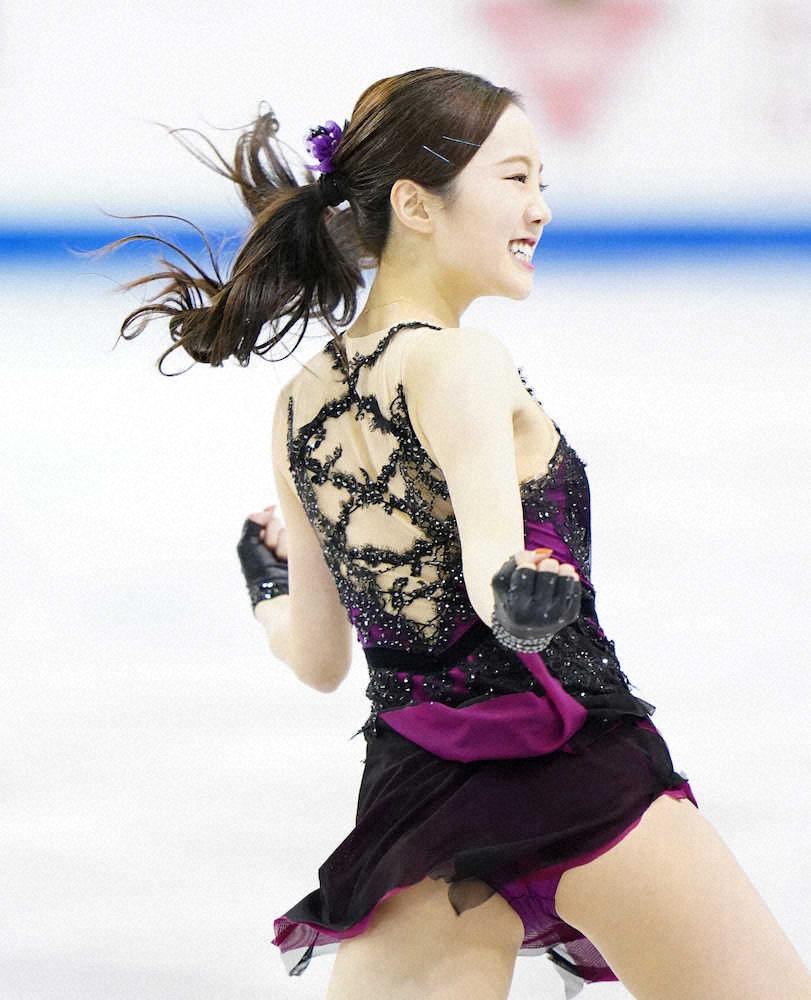 本田 真 凛 乳首