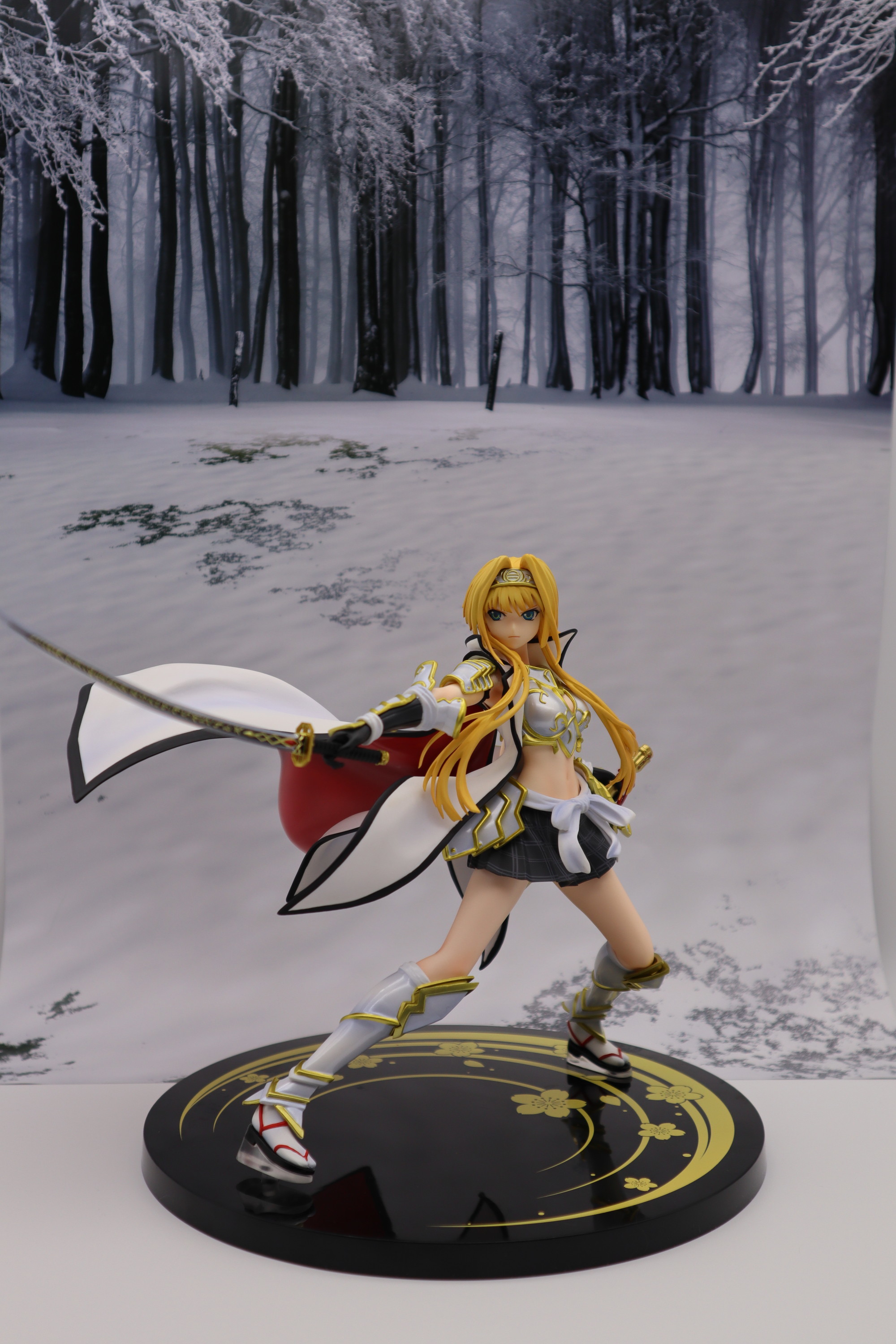 戦国乙女 足利ヨシテル 1/8 完成品フィギュア(白組NMD限定
